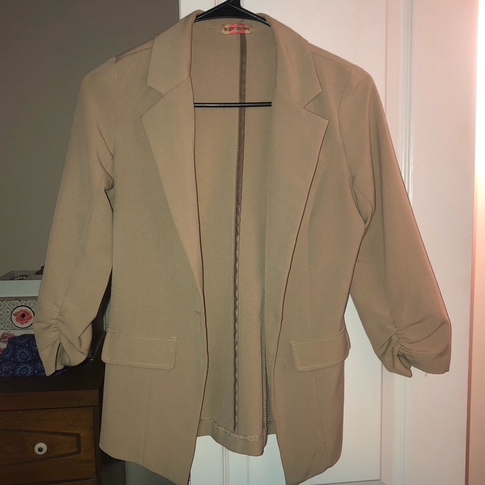 Blazer - Picture 2 of 3